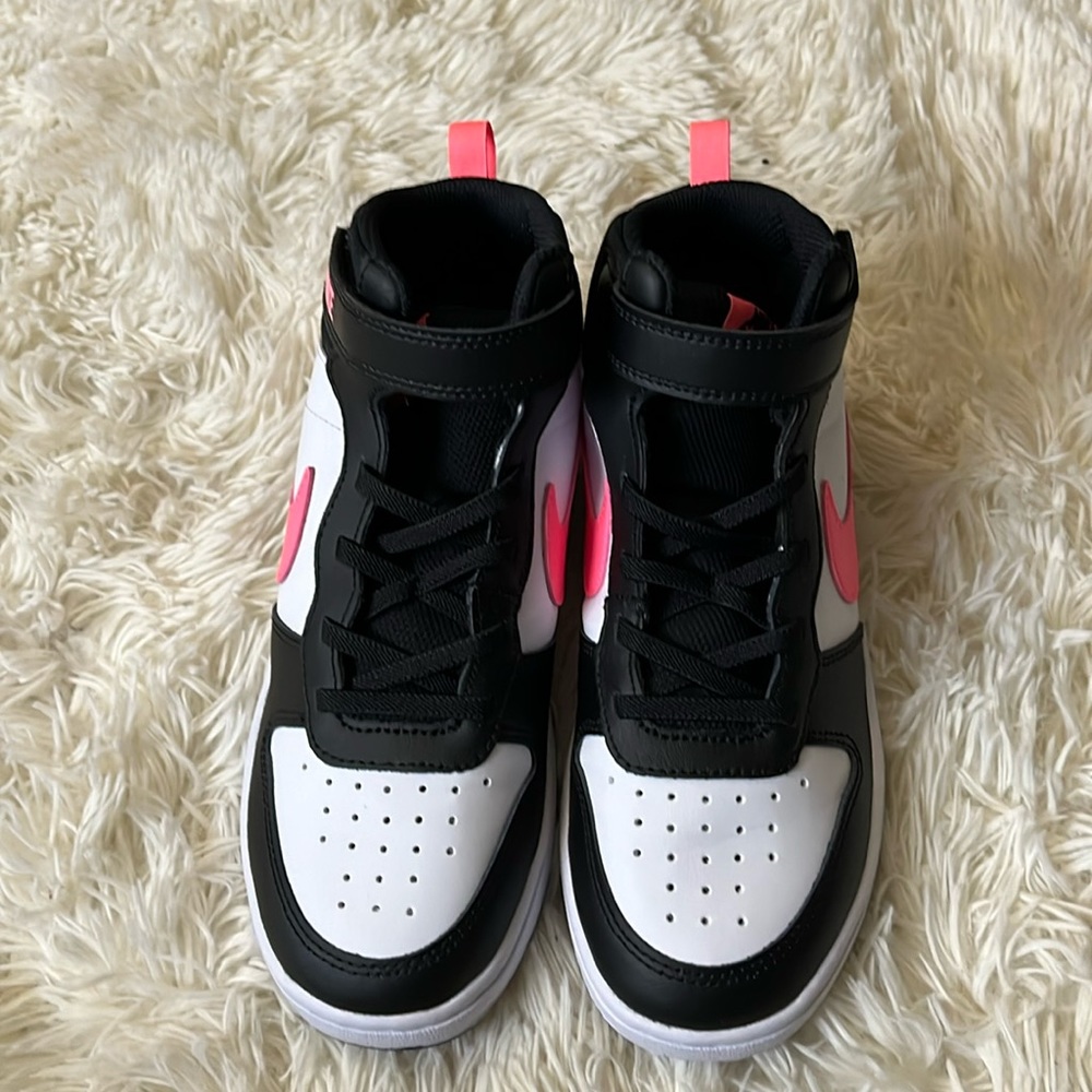 Nike Court Borough Mid 2